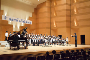 湘南学園小学校 Blog Archive ドキドキの１年生 音楽会