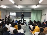 メディアリテラシーについて学ぶ