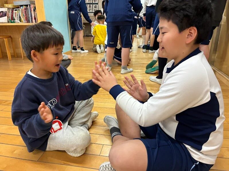 幼さくら組×小５年生『１つの輪』