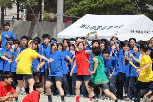 体育祭のリレーの様子