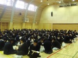 先週１０日（水）に行われた高３学年集会の模様を紹介します。