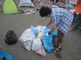 海岸清掃に参加しました