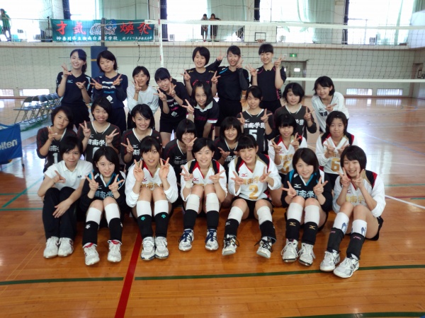 学びBLOG » 高校女子バレーボール部 新ユニフォーム | 湘南学園中学校