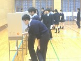 高校2年生が模擬選挙に取り組みました！