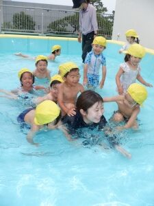 ももぐみ　はじめてのプール