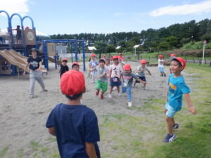 年長組　園外保育　辻堂海浜公園