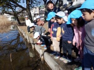 年中組　園外保育　はす池
