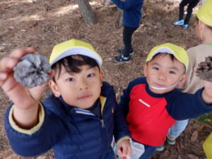 年少組　園外保育　松が岡公園