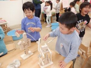 年長組　造形あそび　やじろべえ